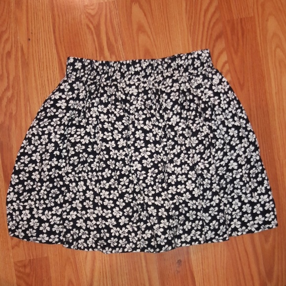 Brandy Melville Dresses & Skirts - Brandy Melville skirt